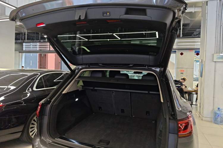 Used Volkswagen Touareg 2020 3.0 TSI Luxury Edition China VI Trunk