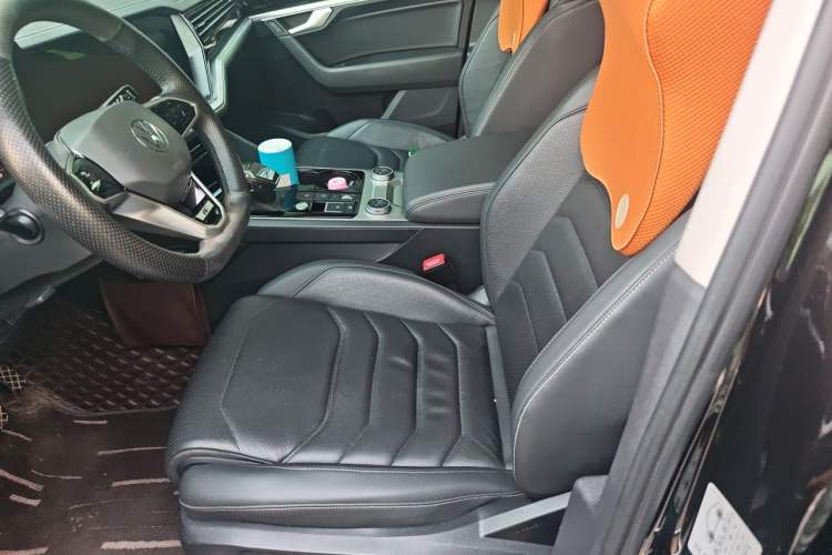 Used Volkswagen Touareg 2020 3.0 TSI Luxury Edition China VI Left Front Seat