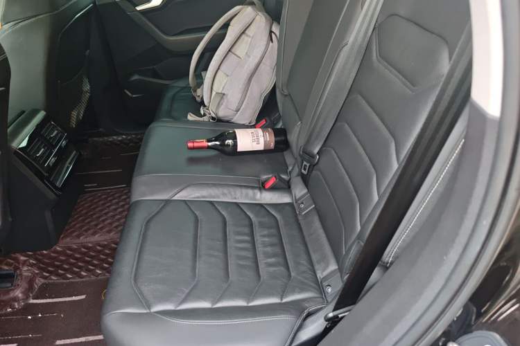 Used Volkswagen Touareg 2020 3.0 TSI Luxury Edition China VI Left Rear Seat