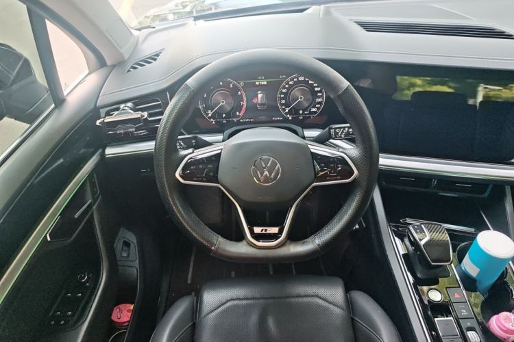 Used Volkswagen Touareg 2020 3.0 TSI Luxury Edition China VI Steering Wheel