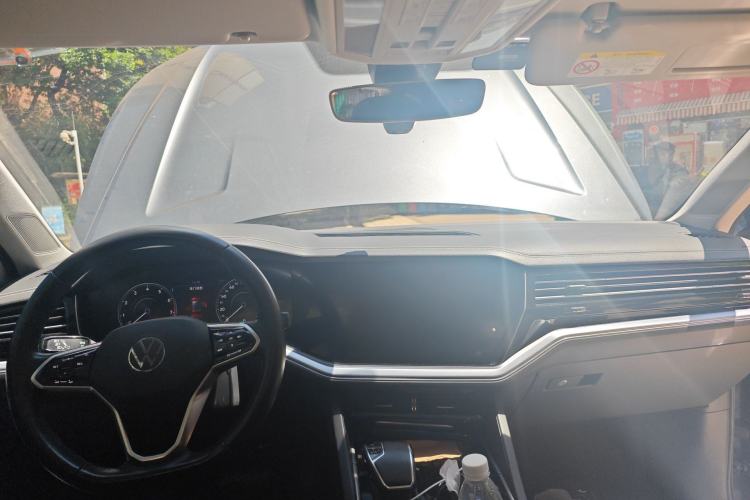 Used Volkswagen Touareg 2020 2.0 TSI RuiShang Edition China VI Standard Center Console