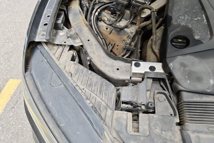 Used Volkswagen Touareg 2020 2.0 TSI RuiShang Edition China VI Standard Engine Bay Right