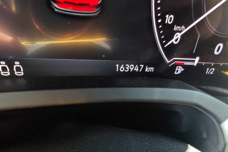 Used Volkswagen Touareg 2020 2.0 TSI RuiShang Edition China VI Standard Odometer Close Up