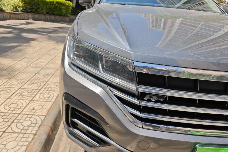 Used Volkswagen Touareg 2020 2.0 TSI RuiShang Edition China VI Standard Right Front Headlight