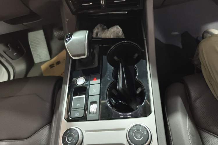Used Volkswagen Touareg 2020 3.0 TSI Luxury Edition China VI Gear Lever