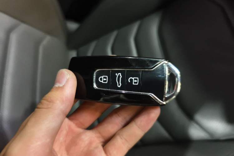 Used Volkswagen Touareg 2020 3.0 TSI Luxury Edition China VI Vehicle Key