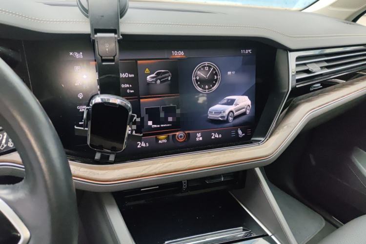 Used Volkswagen Touareg 2021 3.0 TSI Luxury Edition Black Diamond Sport Package Audio And AC Panel