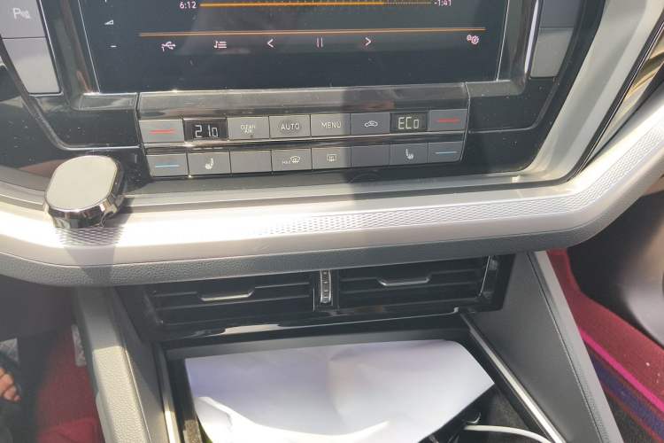 Used Volkswagen Touareg 2021 2.0 TSI RuiShang Edition Audio And AC Panel