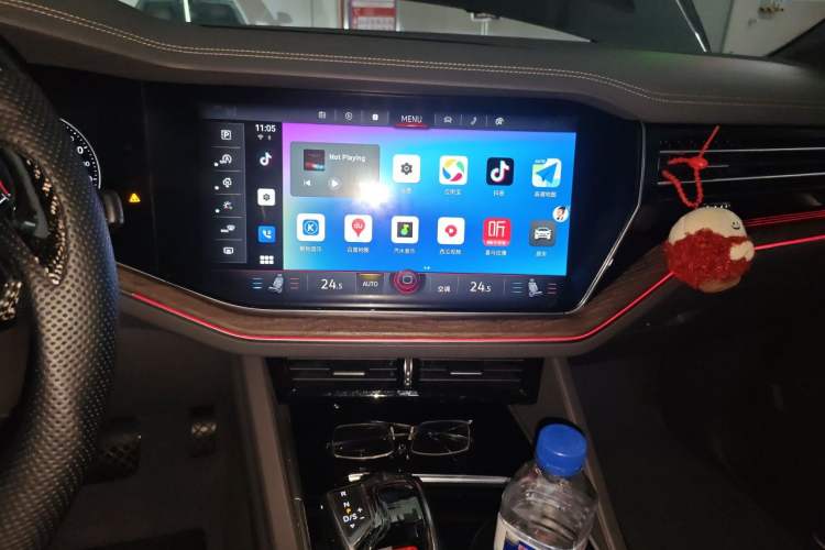 Used Volkswagen Touareg 2021 2.0 TSI Ruiyi Edition Audio And AC Panel