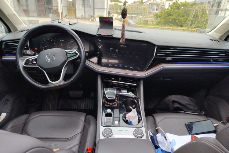Used Volkswagen Touareg 2021 3.0 TSI Prestige Edition Classic Sport Package Center Console