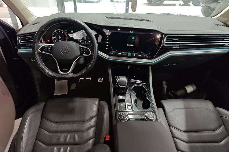 Used Volkswagen Touareg 2021 3.0 TSI Prestige Edition Classic Sport Package Center Console
