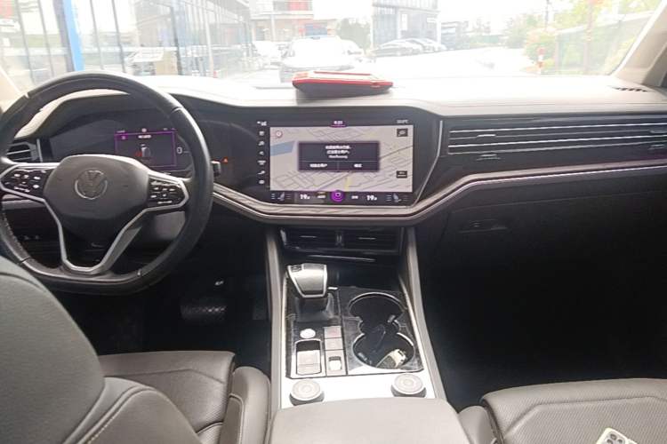 Used Volkswagen Touareg 2021 3.0 TSI Prestige Edition Classic Sport Package Center Console