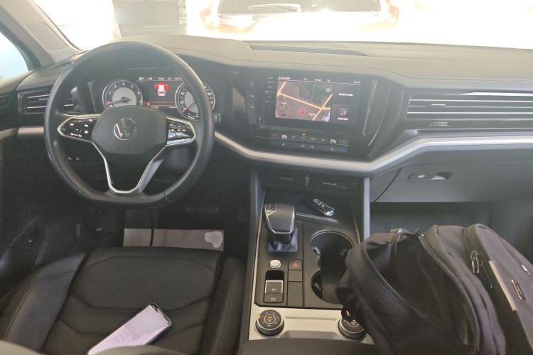 Used Volkswagen Touareg 2021 2.0 TSI Flagship Special Edition Center Console