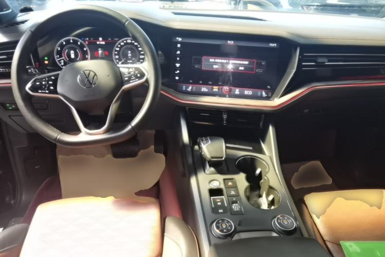 Used Volkswagen Touareg 2021 3.0 TSI Prestige Edition Center Console