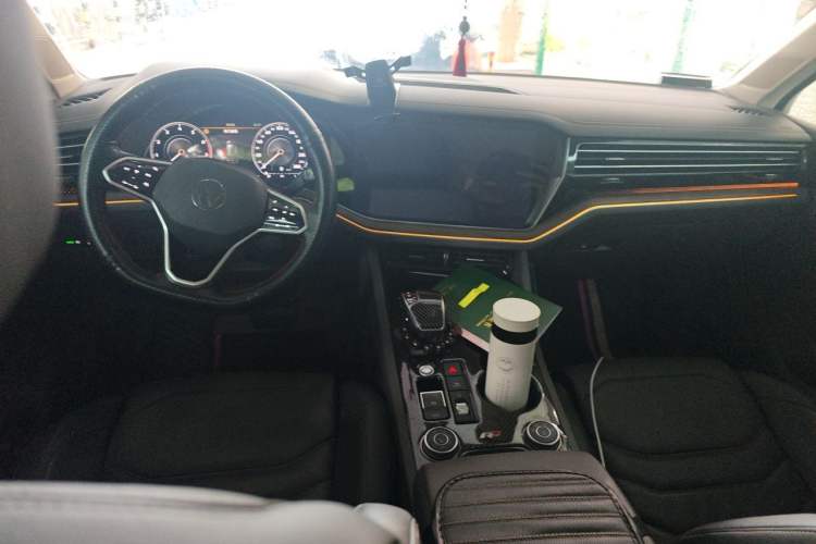 Used Volkswagen Touareg 2021 3.0 TSI Prestige Edition Classic Sport Package Center Console