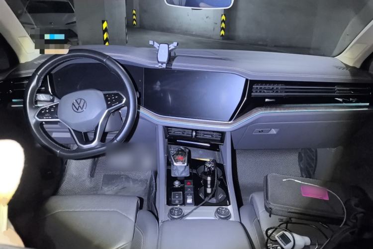 Used Volkswagen Touareg 2021 3.0 TSI Prestige Edition Classic Sport Package Center Console