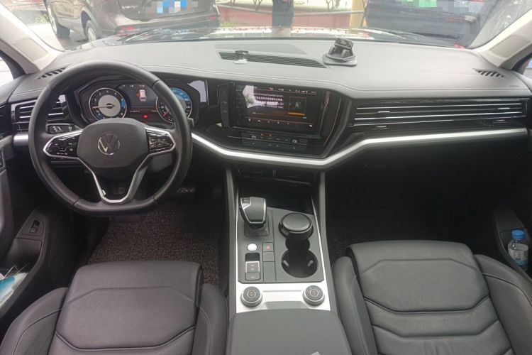 Used Volkswagen Touareg 2021 2.0 TSI Flagship Special Edition Center Console