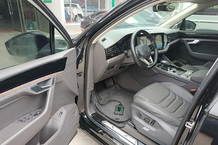 Used Volkswagen Touareg 2021 2.0 TSI RuiShang Edition Driver Seat