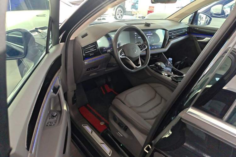 Used Volkswagen Touareg 2021 2.0 TSI RuiShang Edition Driver Seat