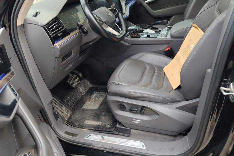 Used Volkswagen Touareg 2021 3.0 TSI Prestige Edition Classic Sport Package Driver Seat