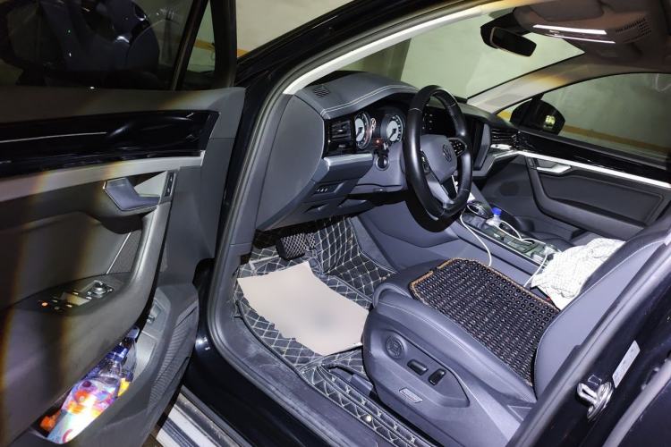Used Volkswagen Touareg 2021 2.0 TSI Flagship Special Edition Driver Seat