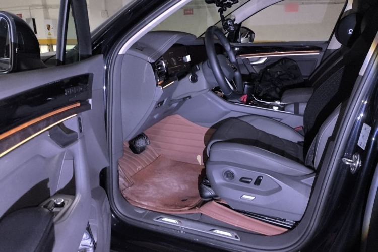 Used Volkswagen Touareg 2021 3.0 TSI Luxury Edition Black Diamond Sport Package Driver Seat
