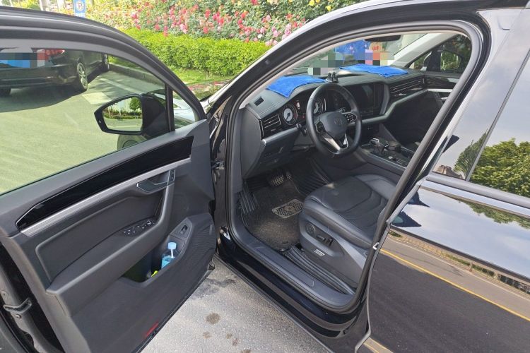 Used Volkswagen Touareg 2021 2.0 TSI Flagship Special Edition Driver Seat