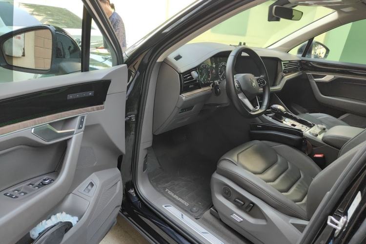 Used Volkswagen Touareg 2021 3.0 TSI Prestige Edition Classic Sport Package Driver Seat