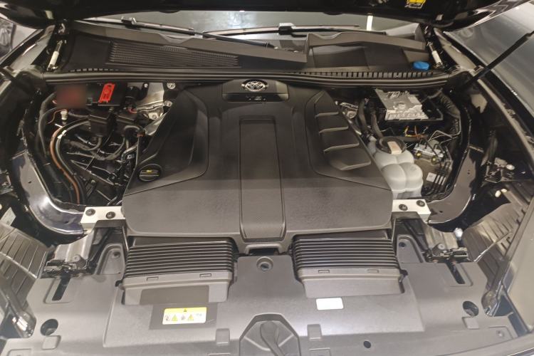 Used Volkswagen Touareg 2021 2.0 TSI Flagship Special Edition Engine Bay