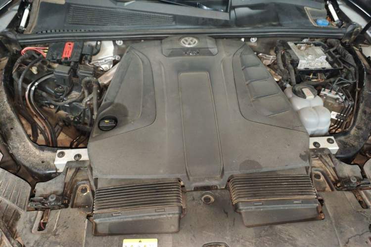 Used Volkswagen Touareg 2021 2.0 TSI Flagship Special Edition Engine Bay