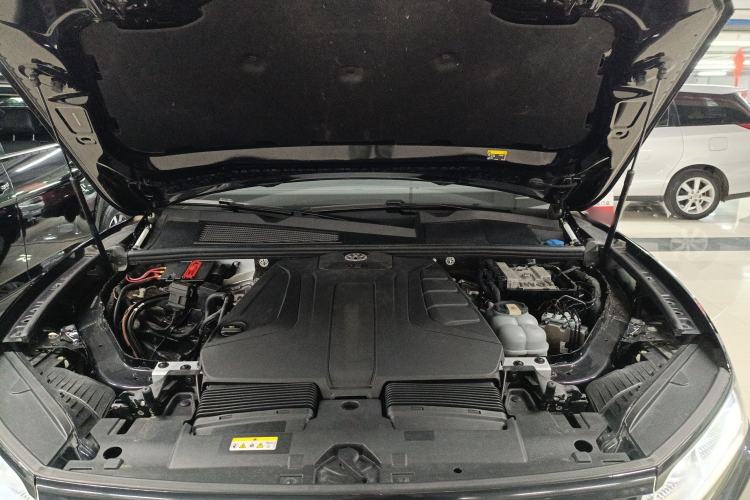 Used Volkswagen Touareg 2021 2.0 TSI Flagship Special Edition Engine Bay