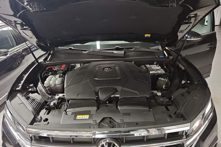 Used Volkswagen Touareg 2021 3.0 TSI Prestige Edition Classic Sport Package Engine Bay