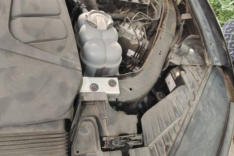 Used Volkswagen Touareg 2021 2.0 TSI RuiShang Edition Engine Bay Left