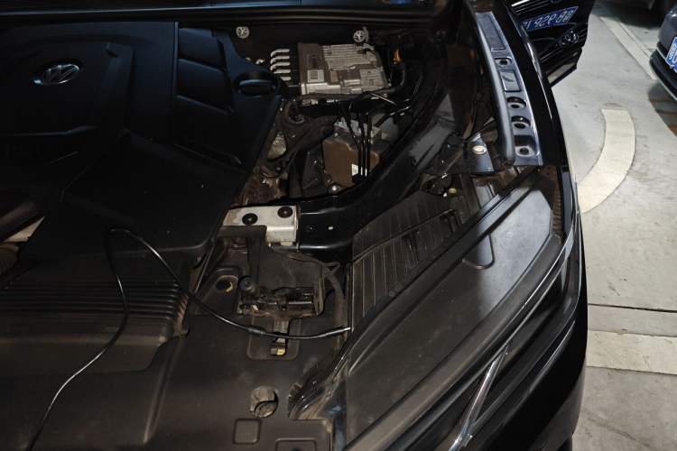 Used Volkswagen Touareg 2021 3.0 TSI Prestige Edition Classic Sport Package Engine Bay Left