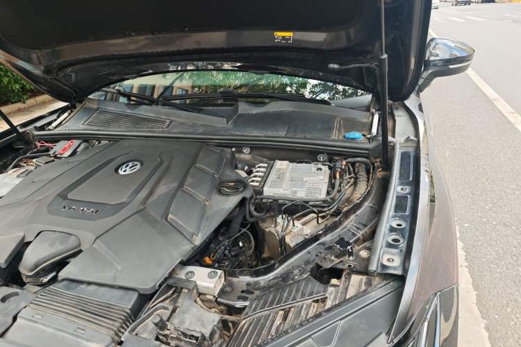 Used Volkswagen Touareg 2021 3.0 TSI Prestige Edition Classic Sport Package Engine Bay Left
