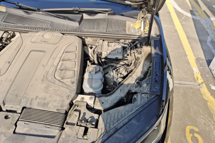 Used Volkswagen Touareg 2021 2.0 TSI RuiShang Edition Engine Bay Left