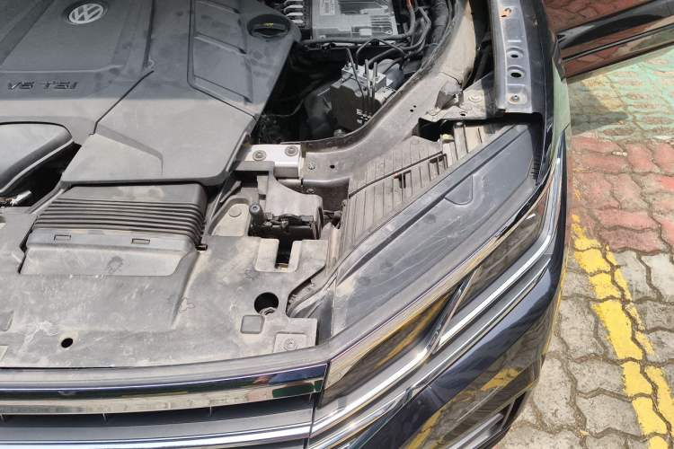 Used Volkswagen Touareg 2021 3.0 TSI Prestige Edition Classic Sport Package Engine Bay Left