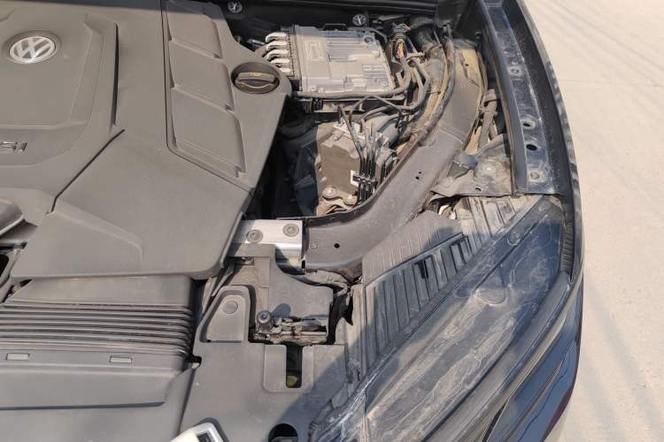 Used Volkswagen Touareg 2021 3.0 TSI Prestige Edition Engine Bay Left