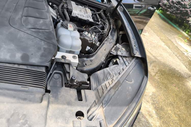 Used Volkswagen Touareg 2021 2.0 TSI Ruiyi Edition Engine Bay Left