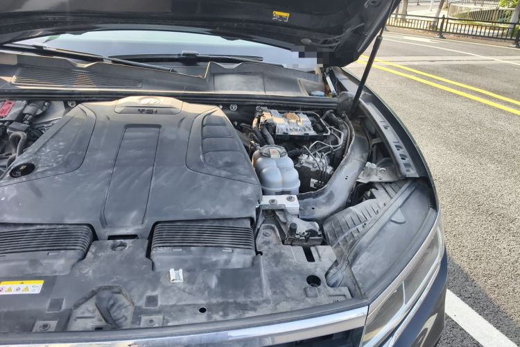 Used Volkswagen Touareg 2021 2.0 TSI Flagship Special Edition Engine Bay Left