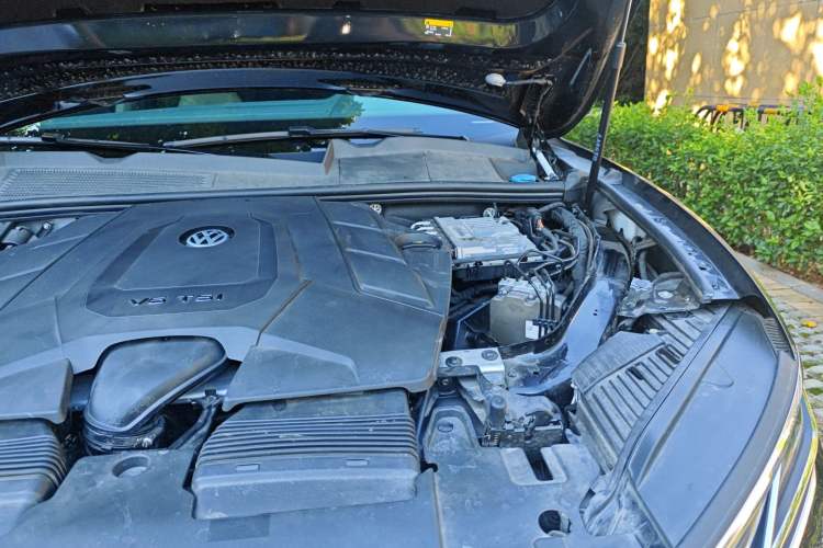 Used Volkswagen Touareg 2021 3.0 TSI Prestige Edition Classic Sport Package Engine Bay Left