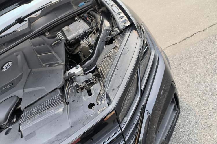 Used Volkswagen Touareg 2021 3.0 TSI Prestige Edition Classic Sport Package Engine Bay Left