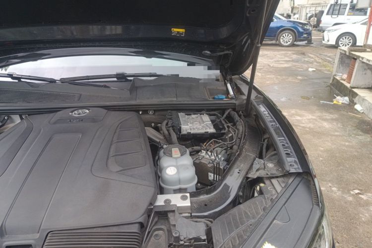 Used Volkswagen Touareg 2021 2.0 TSI Flagship Special Edition Engine Bay Left