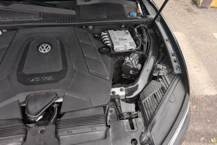 Used Volkswagen Touareg 2021 3.0 TSI Prestige Edition Classic Sport Package Engine Bay Left