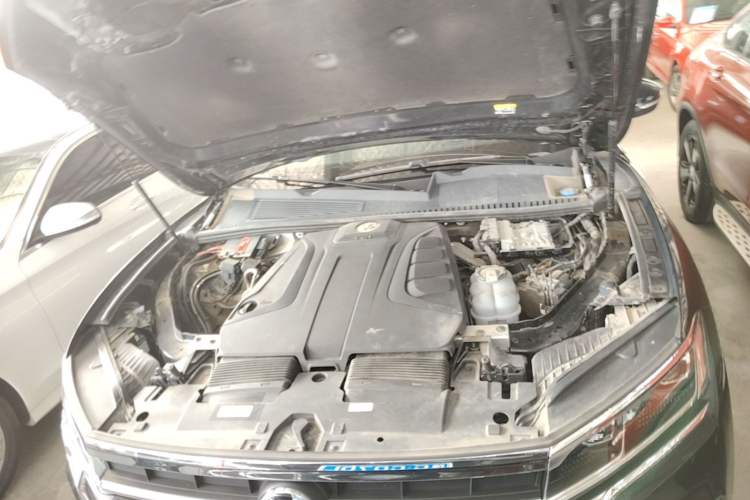 Used Volkswagen Touareg 2021 2.0 TSI Flagship Special Edition Engine Bay