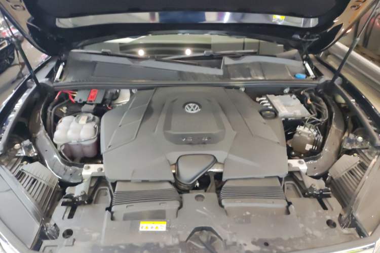 Used Volkswagen Touareg 2021 3.0 TSI Prestige Edition Classic Sport Package Engine Bay