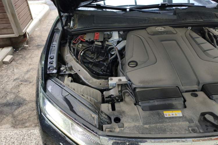 Used Volkswagen Touareg 2021 2.0 TSI RuiShang Edition Engine Bay Right