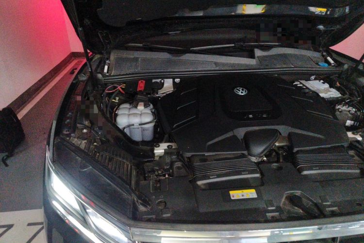 Used Volkswagen Touareg 2021 3.0 TSI Prestige Edition Classic Sport Package Engine Bay Right