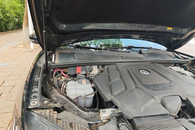 Used Volkswagen Touareg 2021 3.0 TSI Prestige Edition Classic Sport Package Engine Bay Right