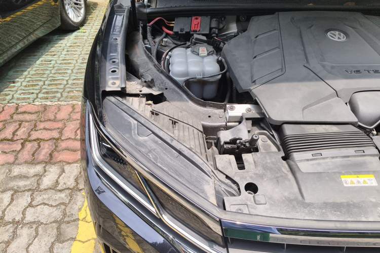 Used Volkswagen Touareg 2021 3.0 TSI Prestige Edition Classic Sport Package Engine Bay Right
